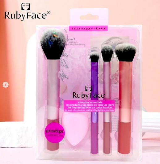 Set de 4 Brochas + Esponja  - Ruby Face