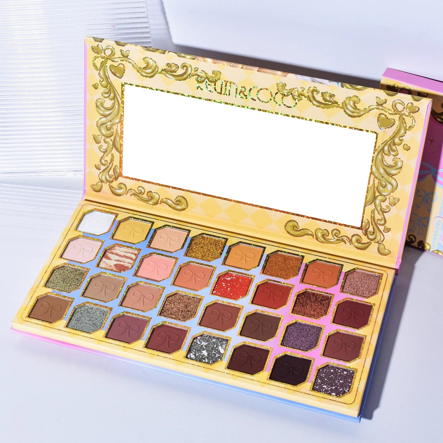 Paleta de Sombras Golden Goddess (32 tonos) - Kevin & Coco