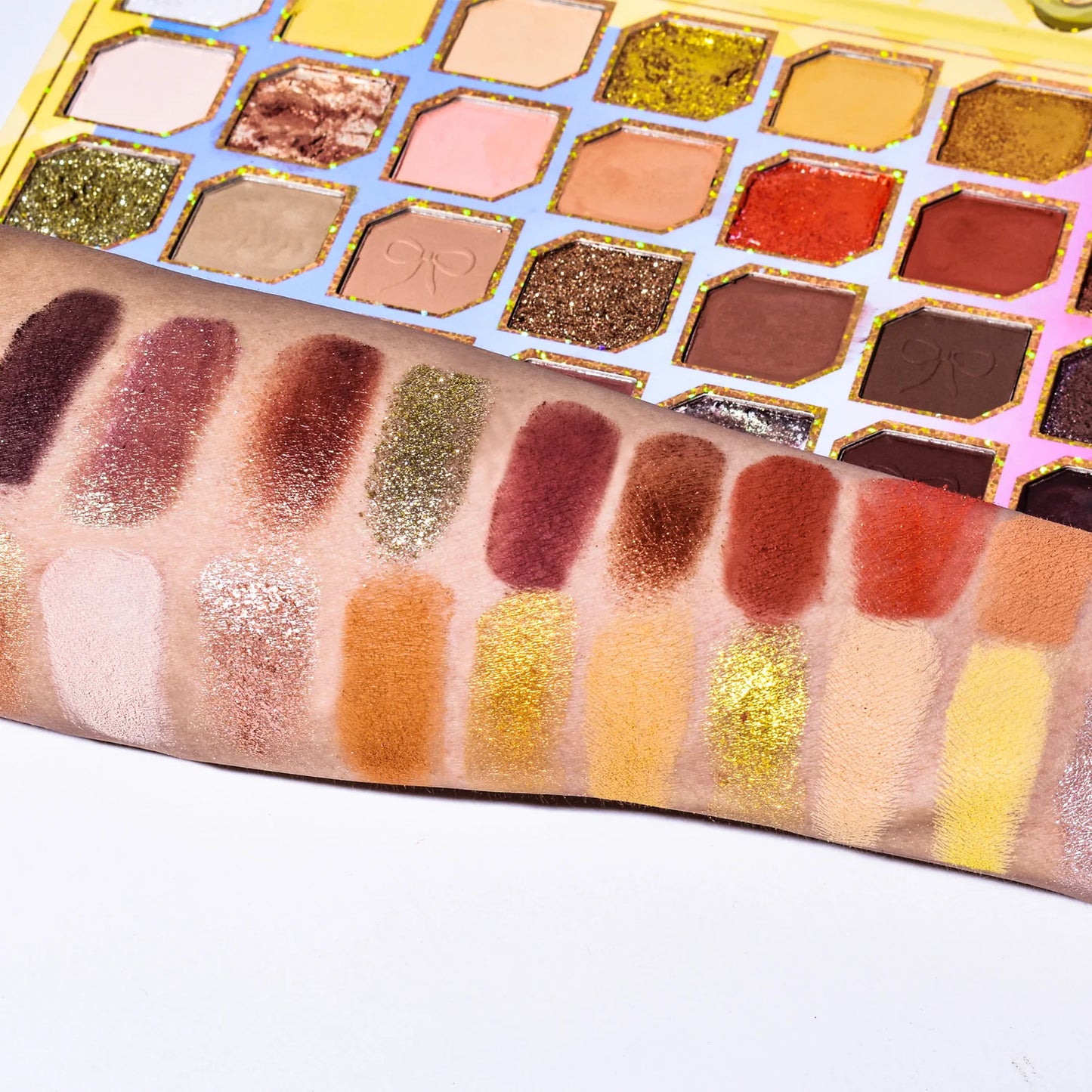 Paleta de Sombras Golden Goddess (32 tonos) - Kevin & Coco